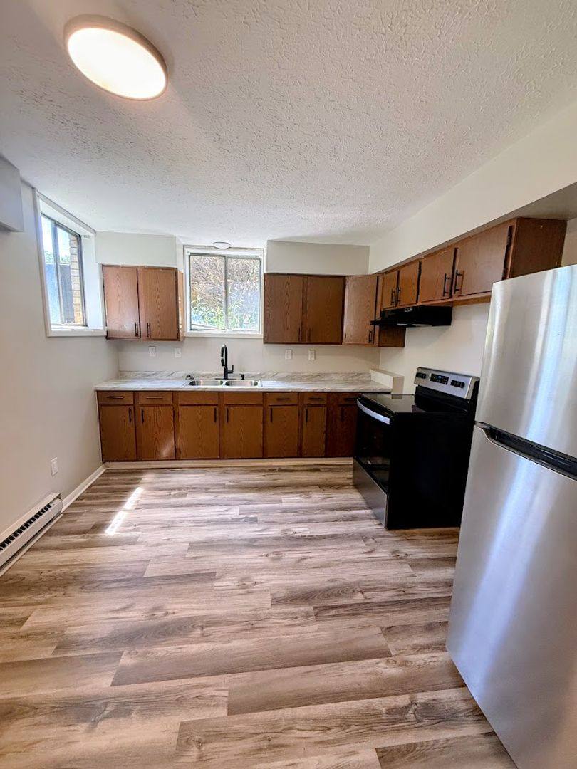 Apartment for rent at 323 Bender Ave, Akron, OH 44312