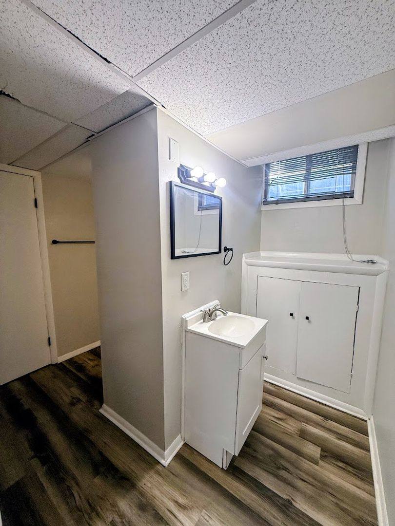 Apartment for rent at 323 Bender Ave, Akron, OH 44312
