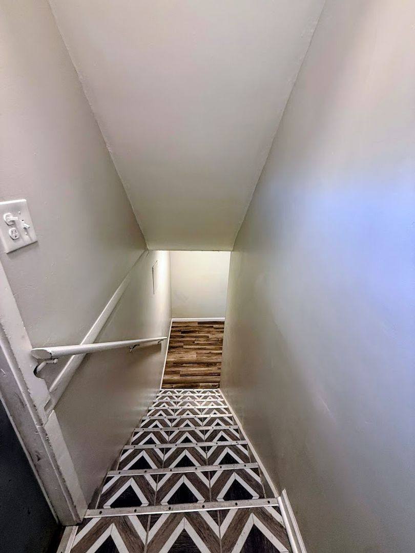Apartment for rent at 323 Bender Ave, Akron, OH 44312
