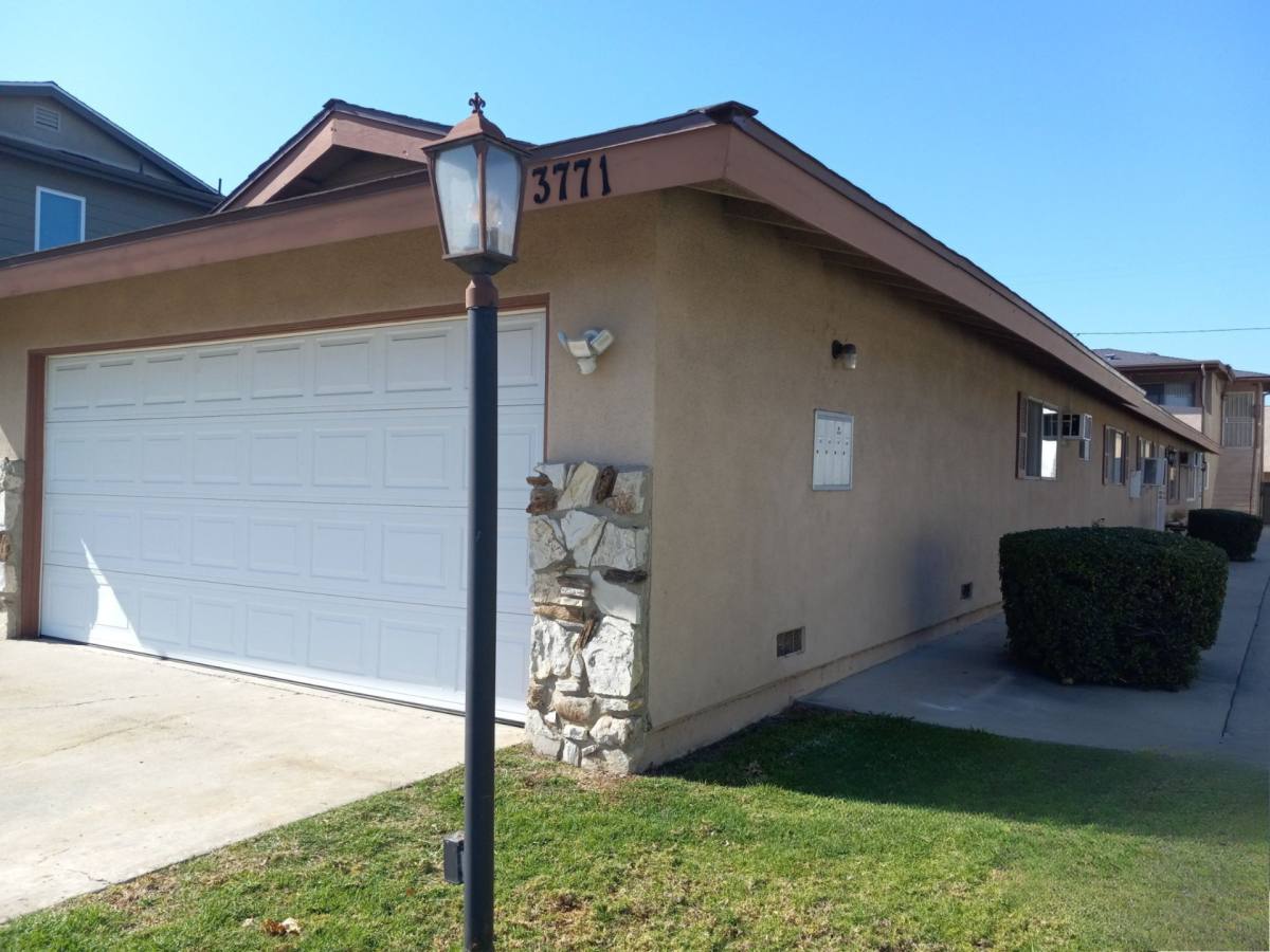 Townhouse for rent at 3771 Farquhar Ave, Los Alamitos, CA 90720