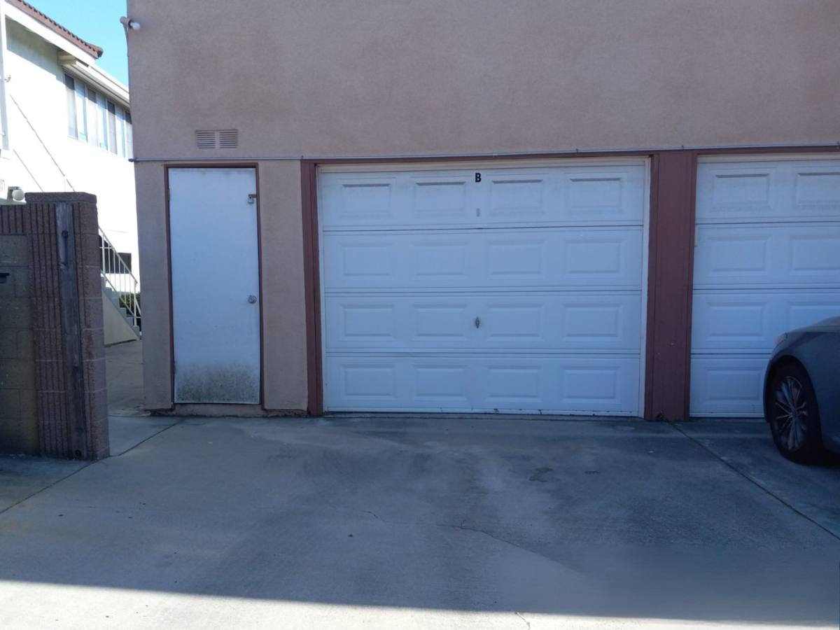 Townhouse for rent at 3771 Farquhar Ave, Los Alamitos, CA 90720