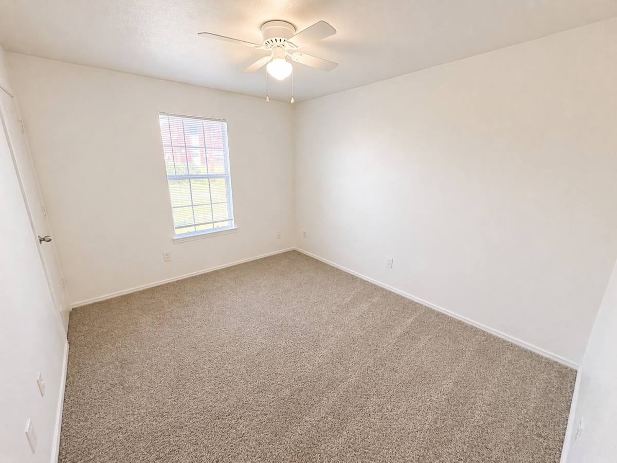 Townhouse for rent at 1703 Benttree Dr, Killeen, TX 76543