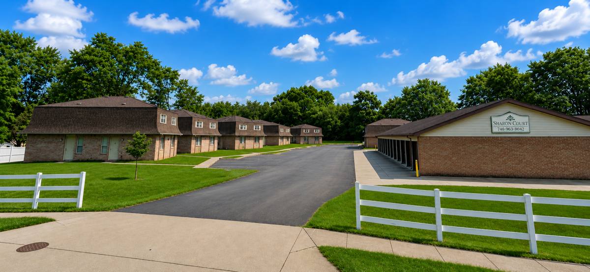 Townhouse for rent at 157 S High St, Hebron, OH 43025