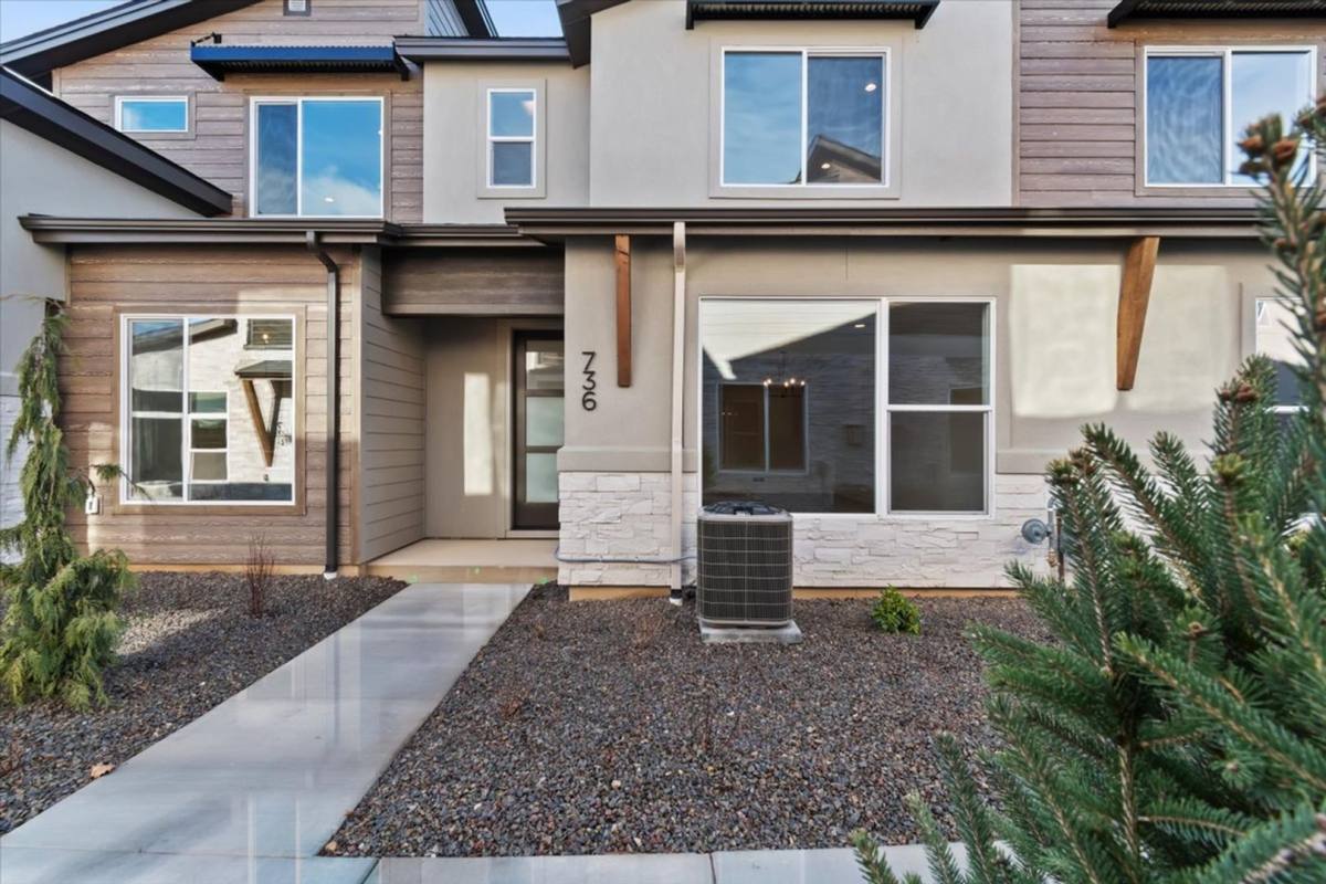 Townhouse for rent at 736 S Calhoun Lane, Star, ID 83669