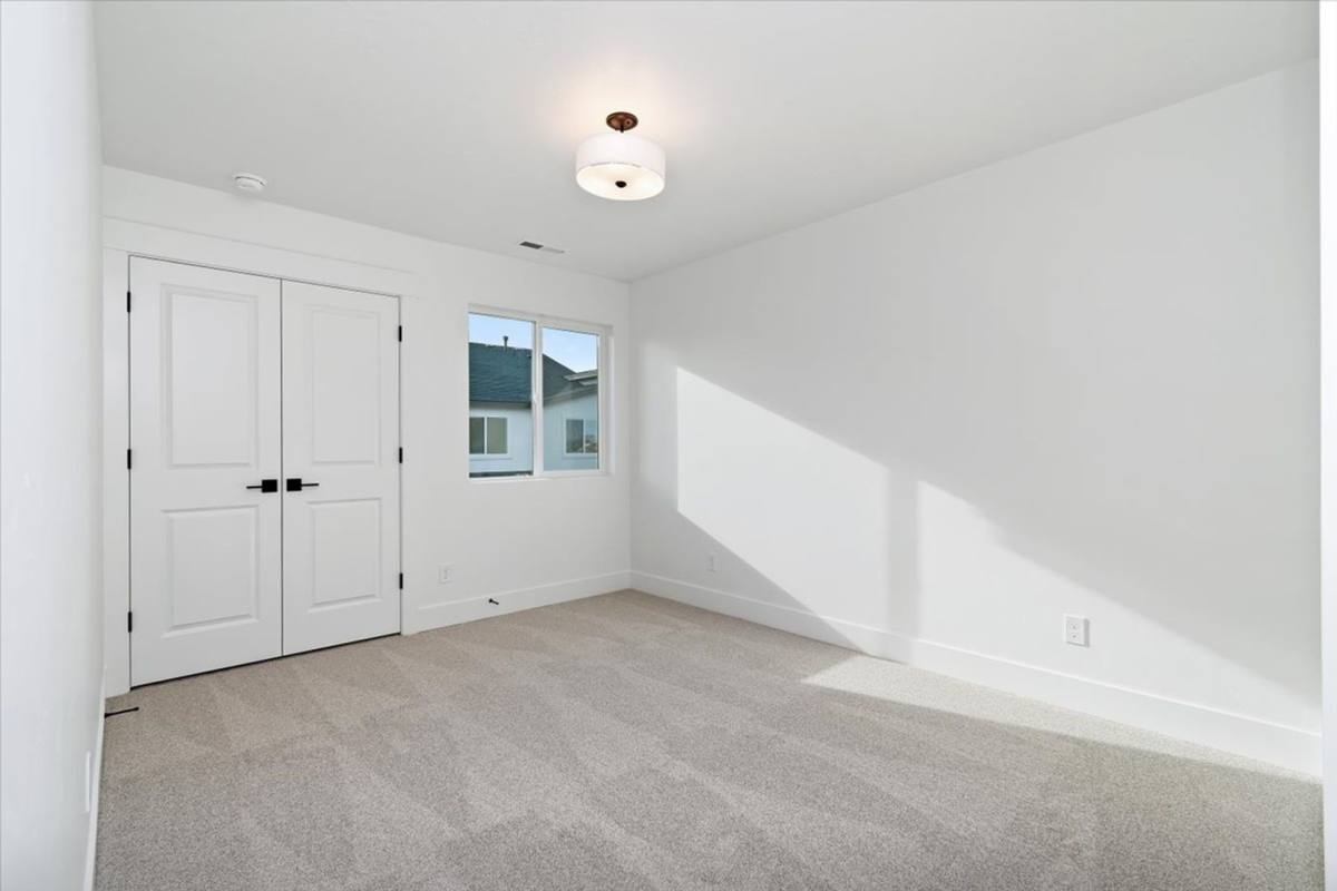 Townhouse for rent at 736 S Calhoun Lane, Star, ID 83669