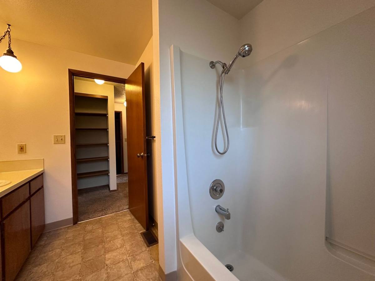 House for rent at 3417 SE 11th St, Gresham, OR 97080
