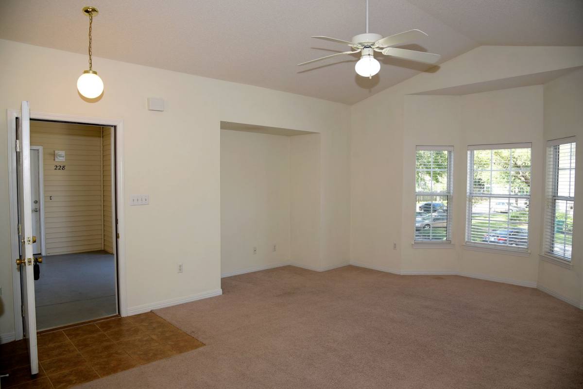 Apartment for rent at 1501 N Partin Dr, Niceville, FL 32578