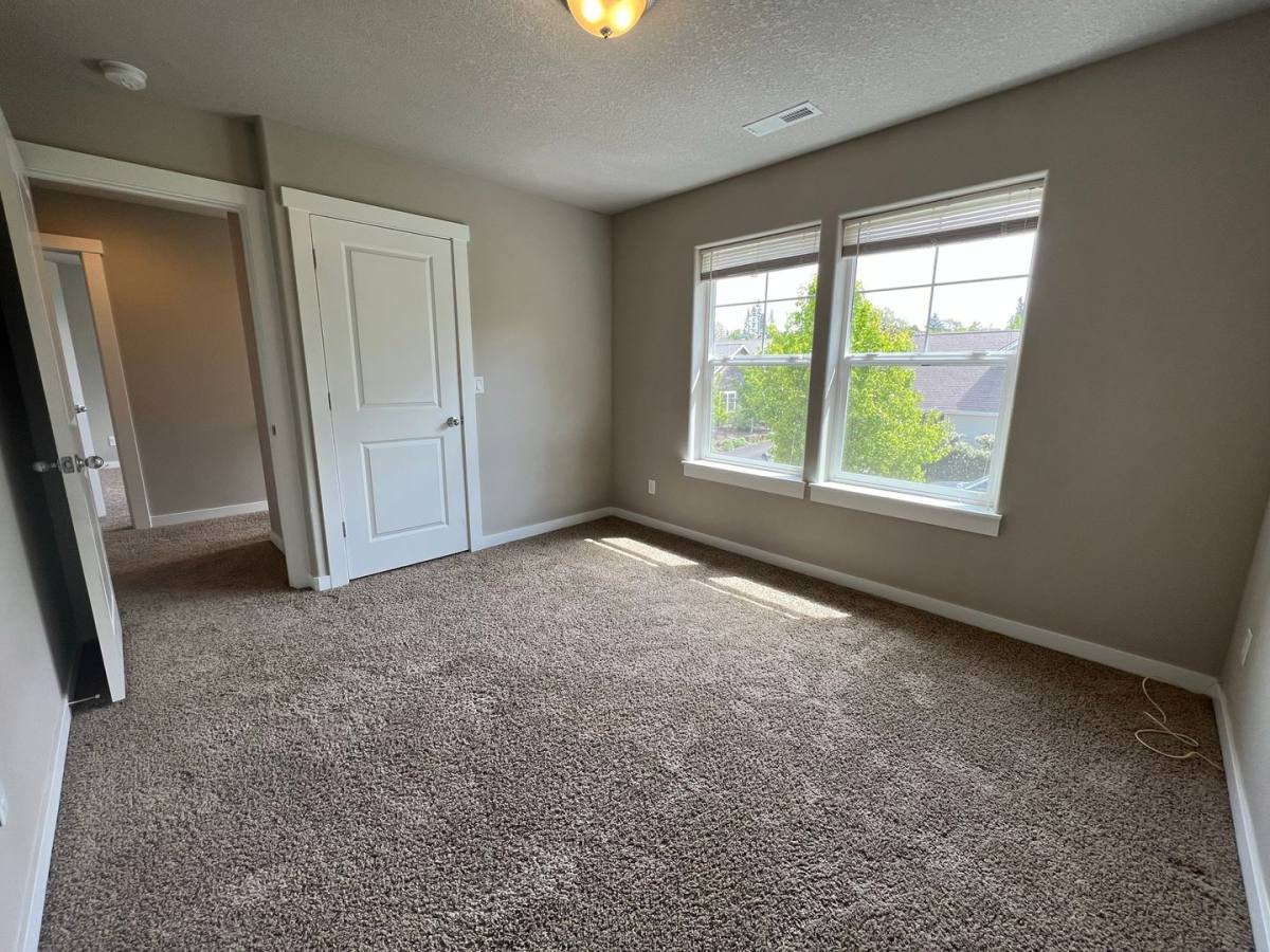House for rent at 3202 Sherman Ave, Hood River, OR 97031