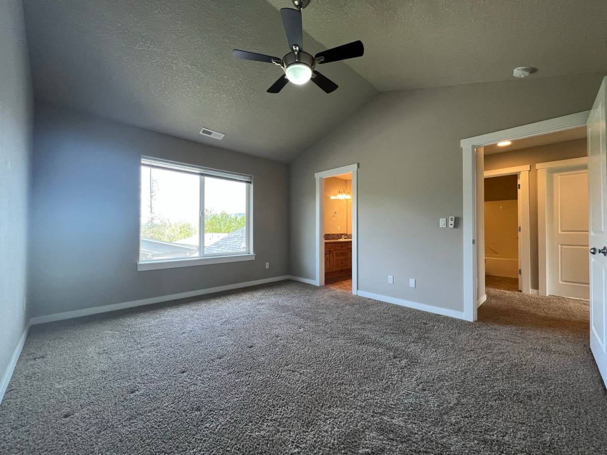 House for rent at 3202 Sherman Ave, Hood River, OR 97031