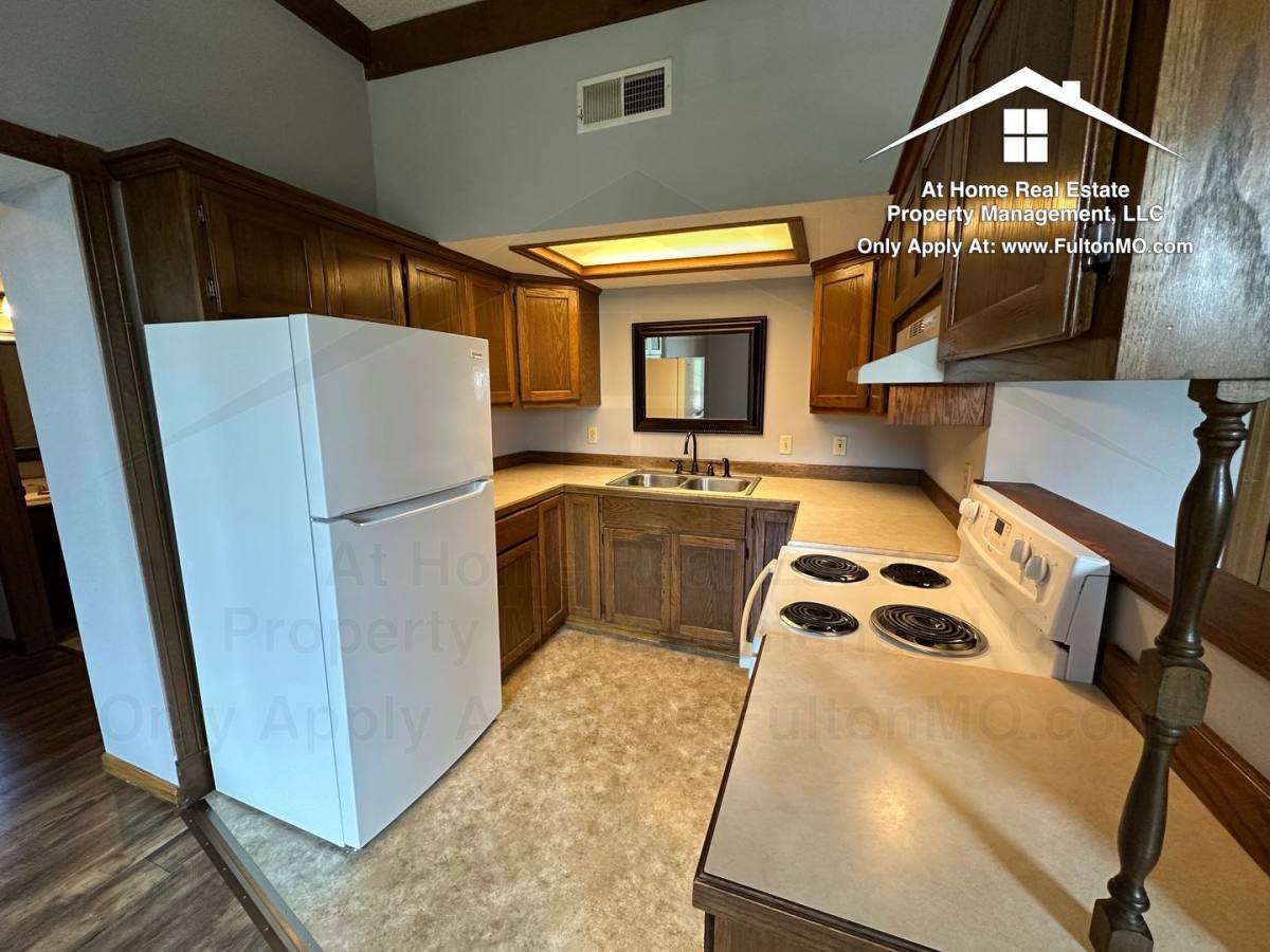 Apartment for rent at 103 E 10th St #21, Fulton, MO 65251