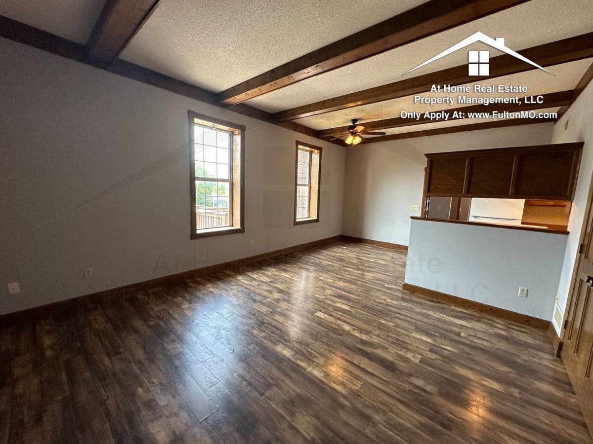 Apartment for rent at 103 E 10th St #21, Fulton, MO 65251