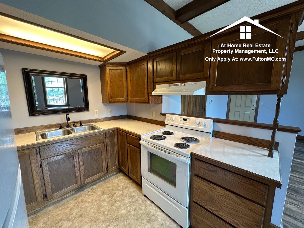 Apartment for rent at 103 E 10th St #21, Fulton, MO 65251