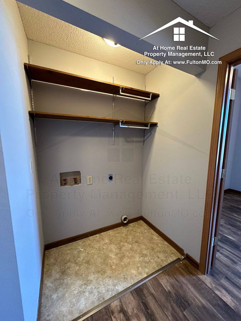 Apartment for rent at 103 E 10th St #21, Fulton, MO 65251