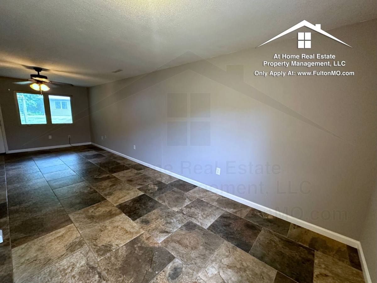 Apartment for rent at 107 Spruce Dr, Fulton, MO 65251