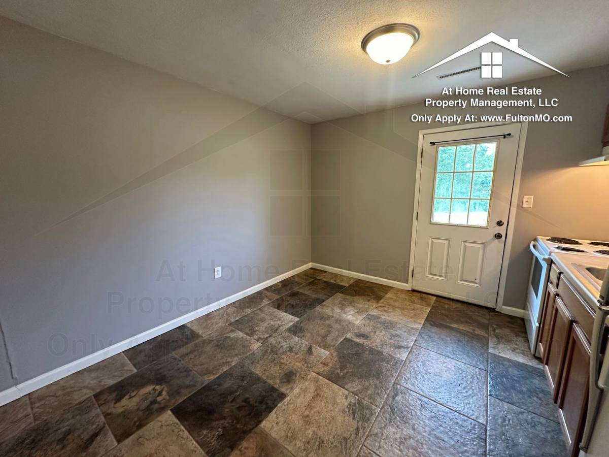Apartment for rent at 107 Spruce Dr, Fulton, MO 65251