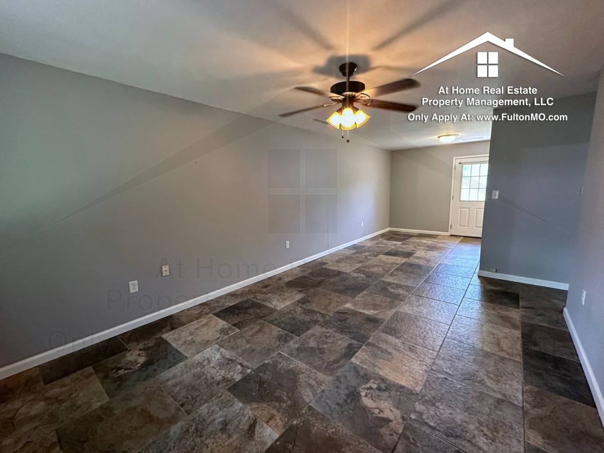 Apartment for rent at 107 Spruce Dr, Fulton, MO 65251