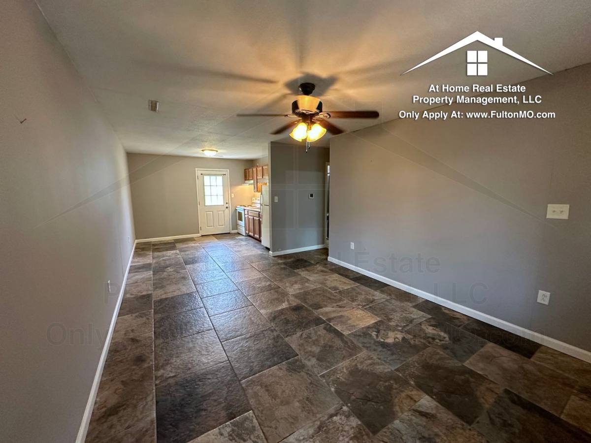 Apartment for rent at 107 Spruce Dr, Fulton, MO 65251