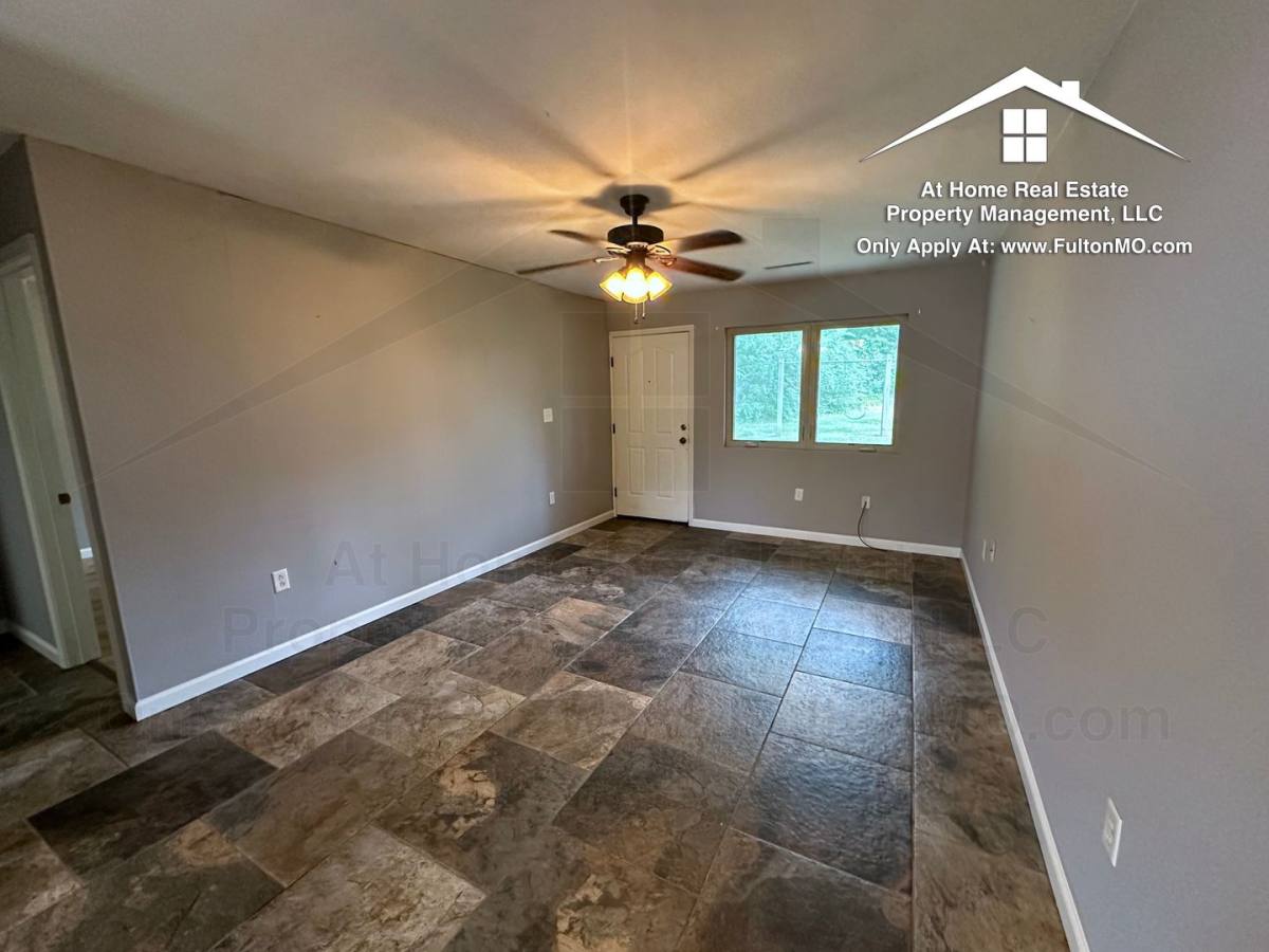 Apartment for rent at 107 Spruce Dr, Fulton, MO 65251