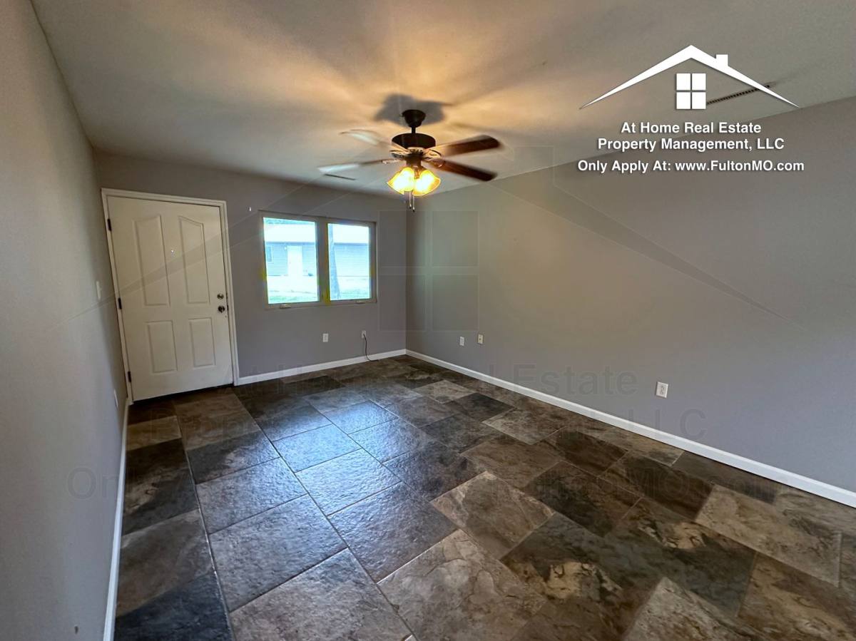Apartment for rent at 107 Spruce Dr, Fulton, MO 65251