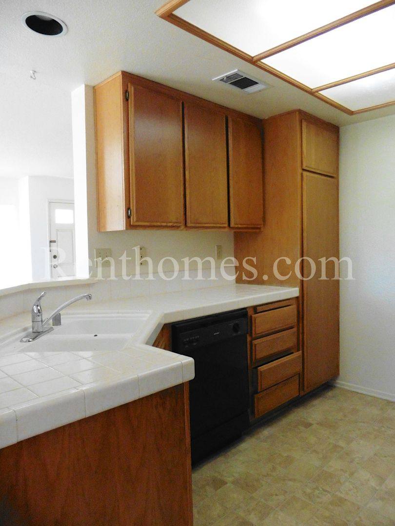 House for rent at 10669 Glendover Lane, San Diego, CA 92126