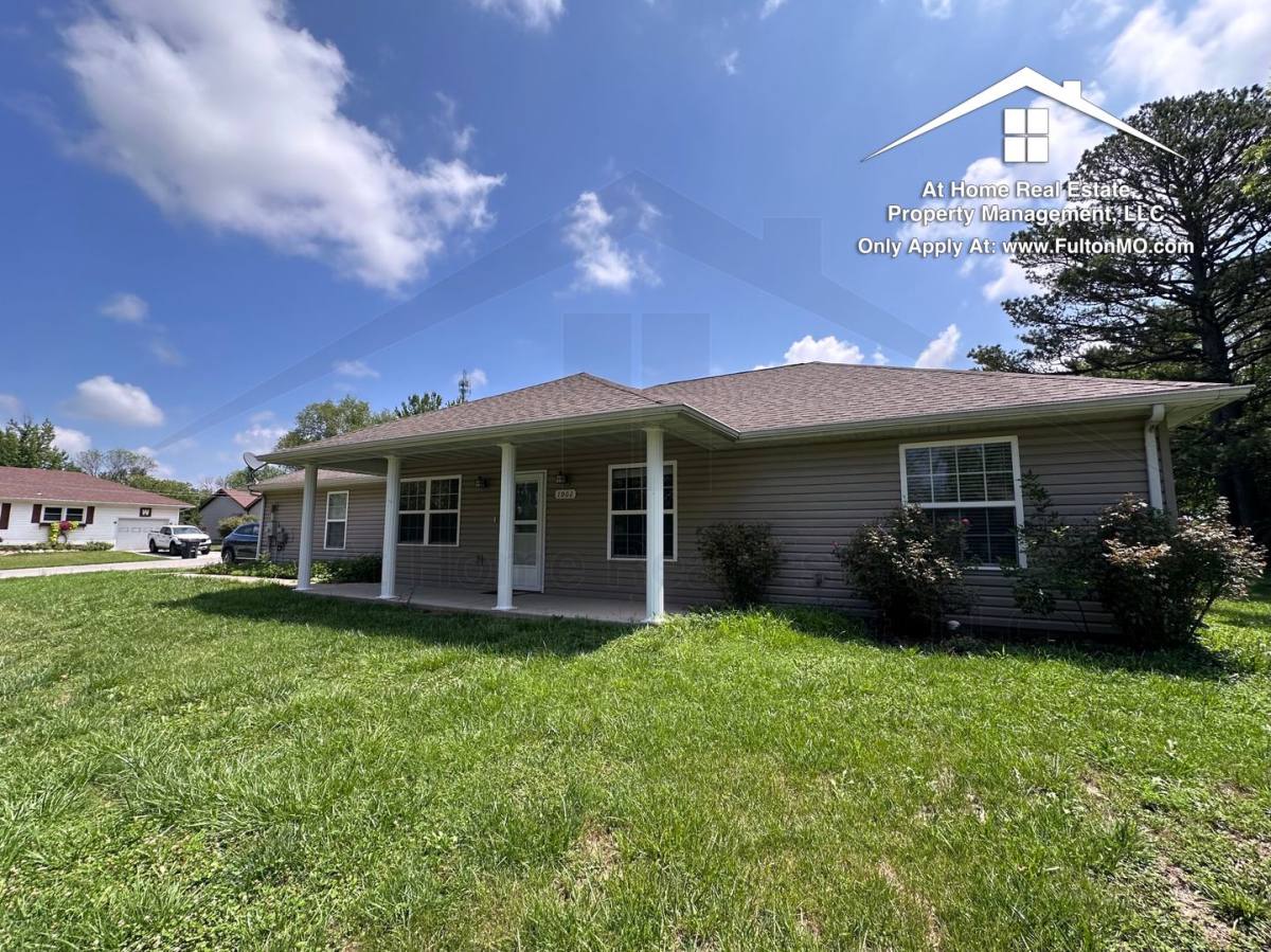 House for rent at 1002 Cote Sans Dessein Rd, Fulton, MO 65251