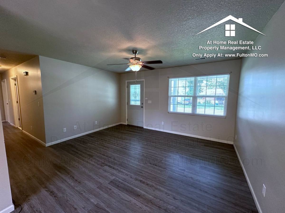 House for rent at 1002 Cote Sans Dessein Rd, Fulton, MO 65251