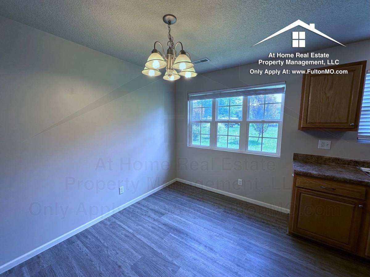 House for rent at 1002 Cote Sans Dessein Rd, Fulton, MO 65251