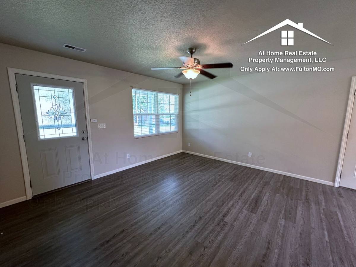 House for rent at 1002 Cote Sans Dessein Rd, Fulton, MO 65251