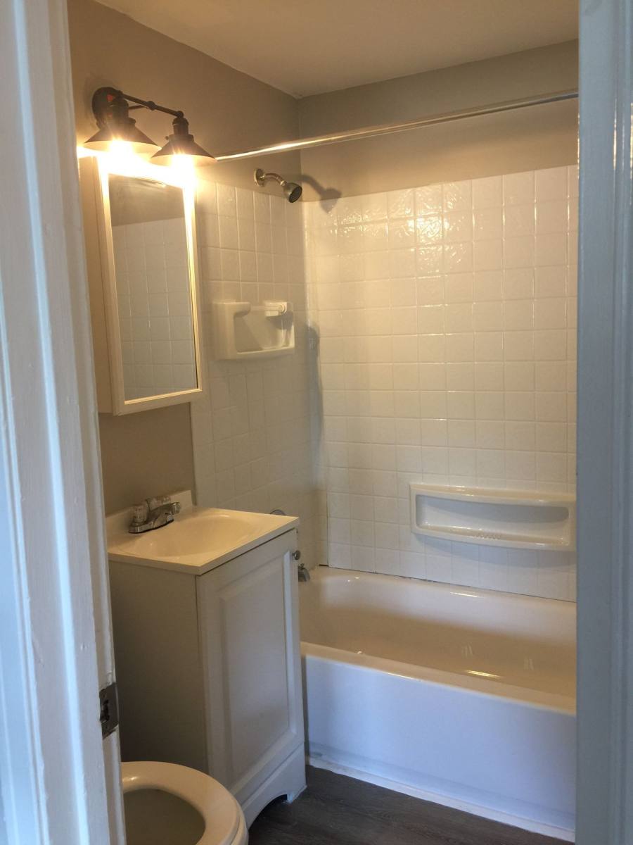 Apartment for rent at 710 Lone Oak Rd, Paducah, KY 42003