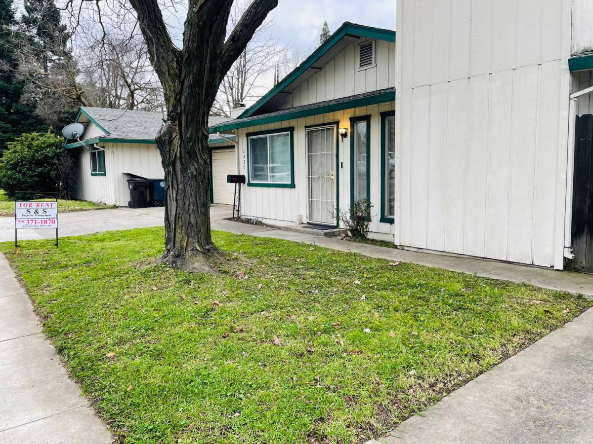 House for rent at 8237 Sunrise Blvd, Citrus Heights, CA 95610