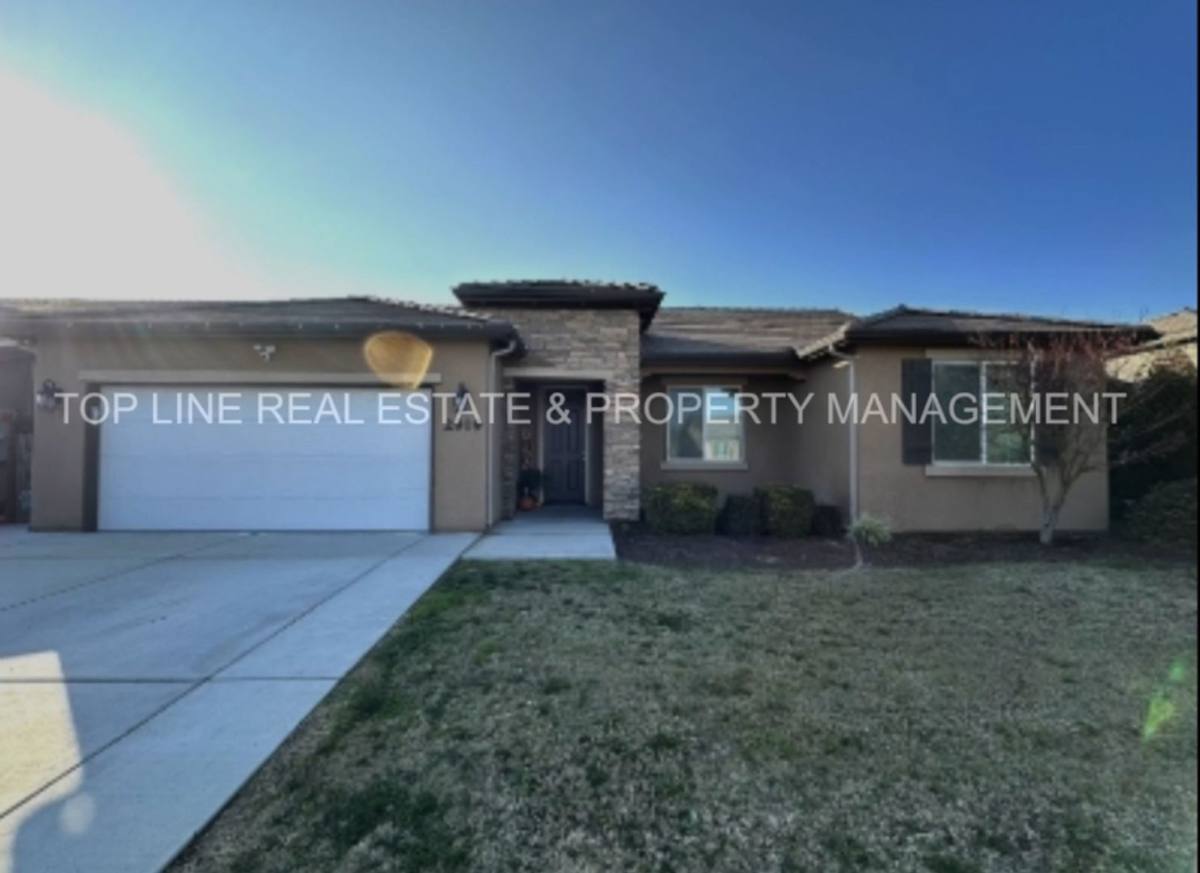 House for rent at 2919 S Tipton St, Visalia, CA 93292
