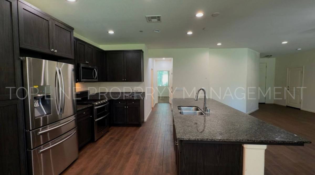 House for rent at 2919 S Tipton St, Visalia, CA 93292