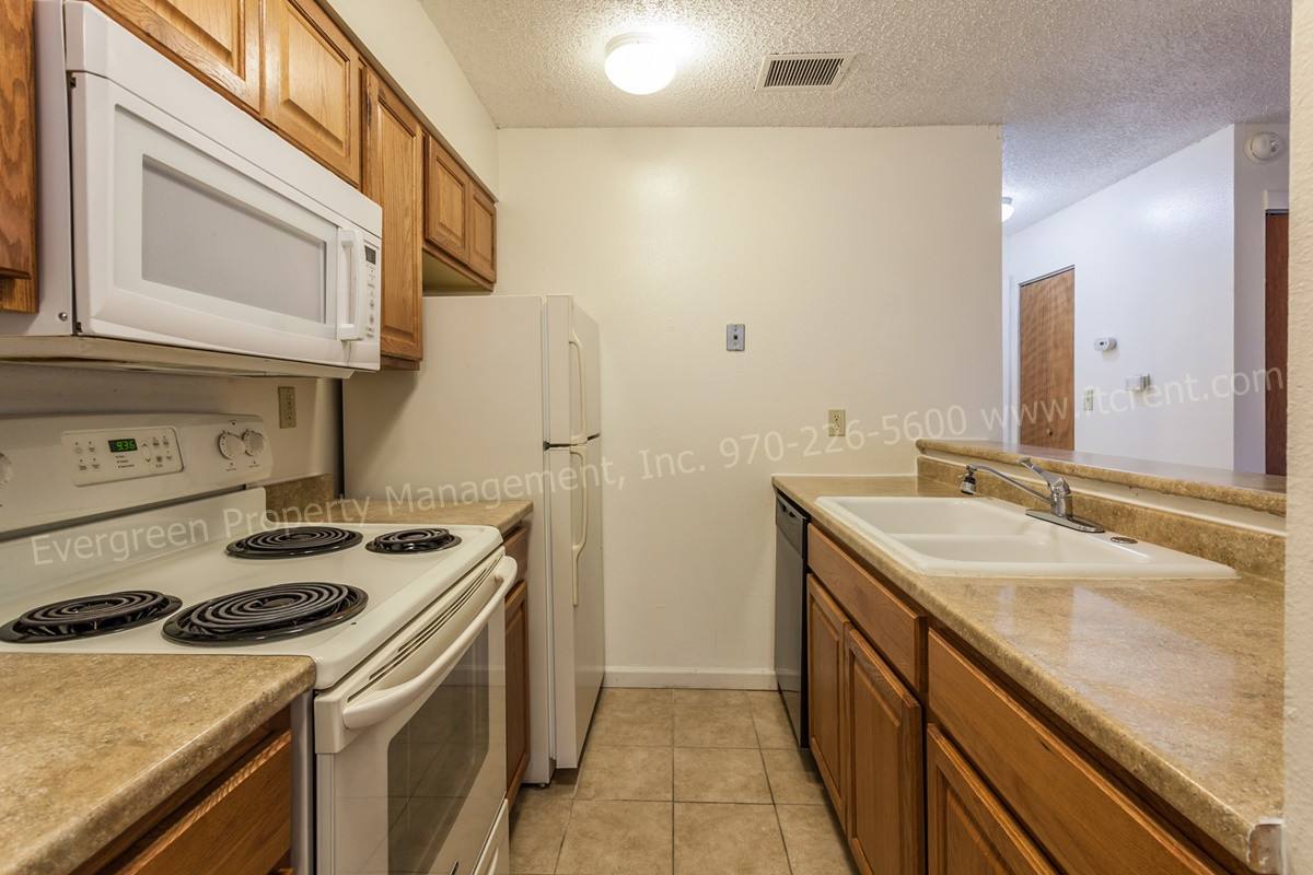 Condo for rent at 1705 Heatheridge Rd, Fort Collins, CO 80526