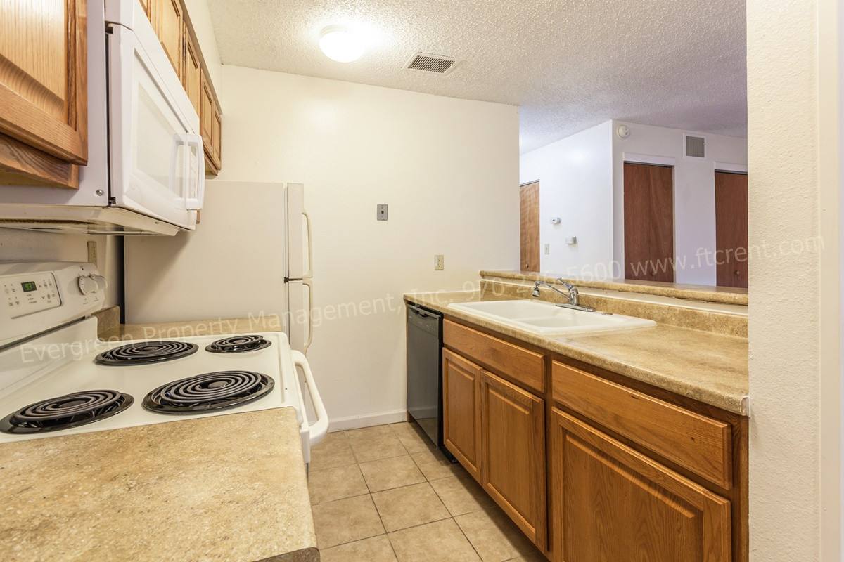 Condo for rent at 1705 Heatheridge Rd, Fort Collins, CO 80526