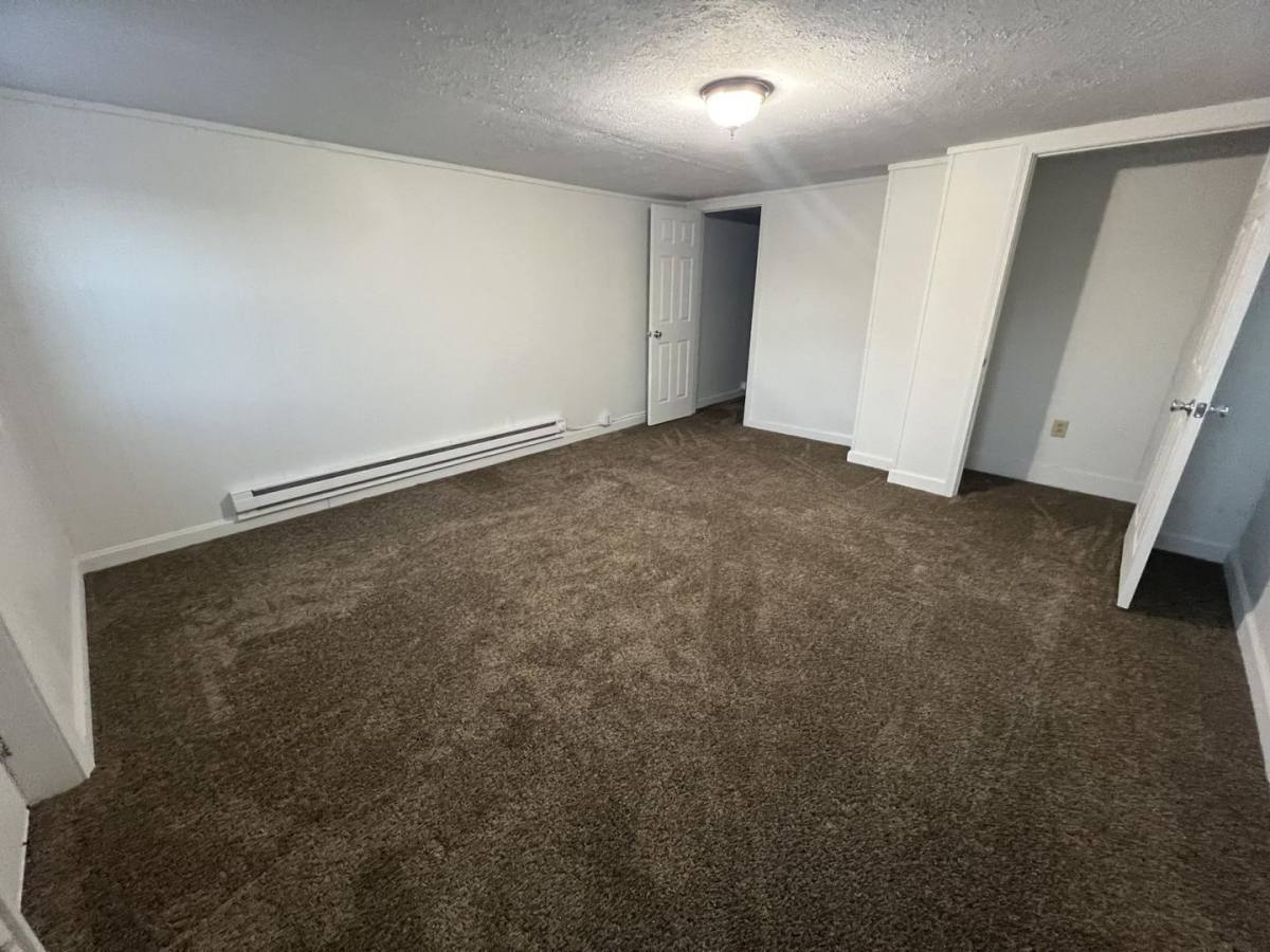 House for rent at 185 Monroe St, Newark, OH 43055