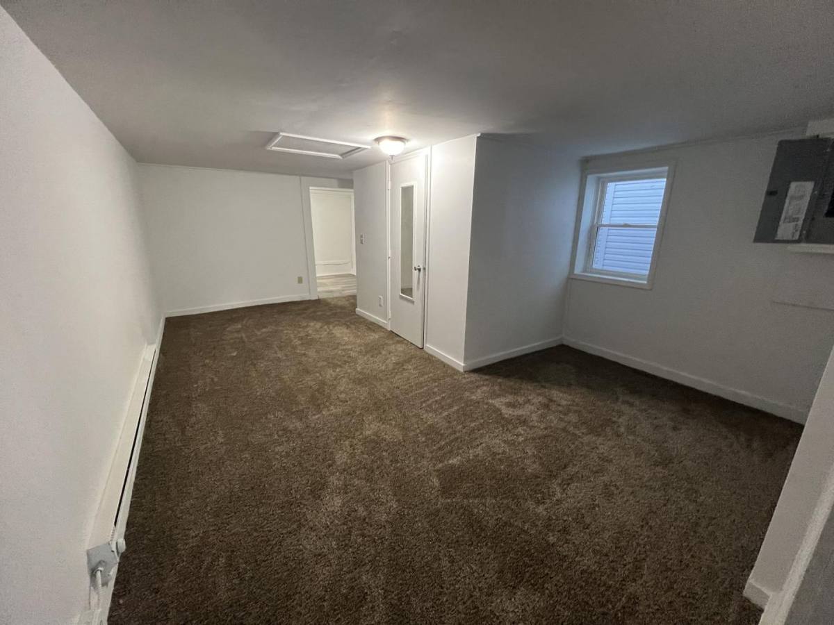 House for rent at 185 Monroe St, Newark, OH 43055