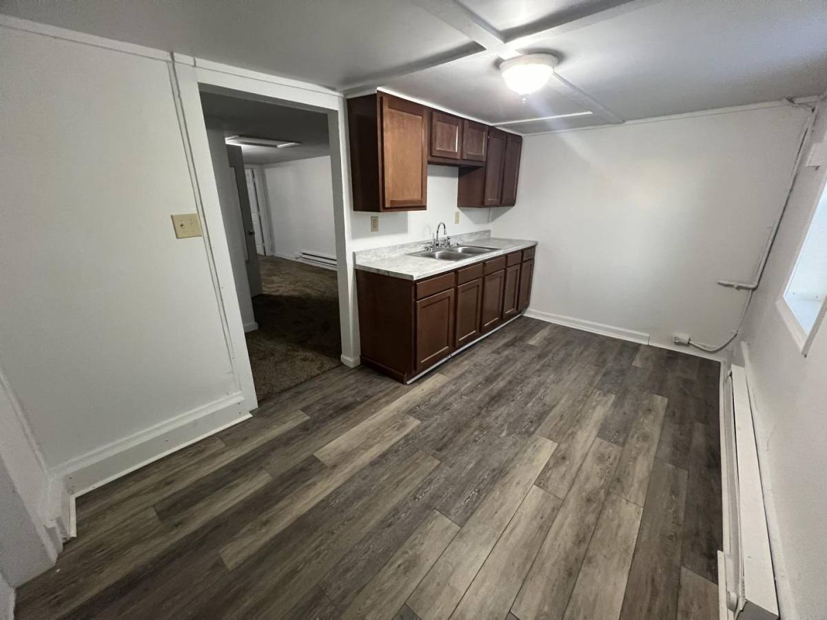 House for rent at 185 Monroe St, Newark, OH 43055