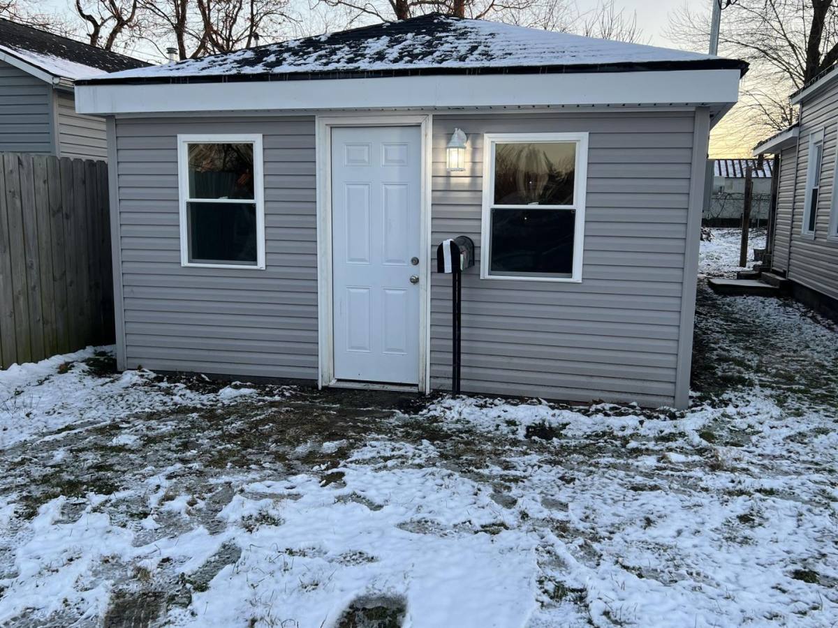 House for rent at 185 Monroe St, Newark, OH 43055