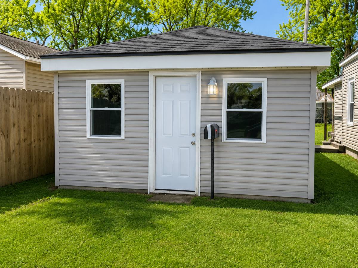 House for rent at 185 Monroe St, Newark, OH 43055