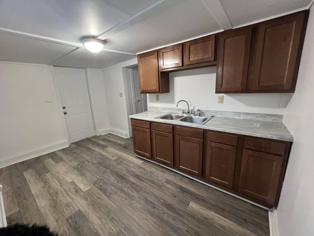 House for rent at 185 Monroe St, Newark, OH 43055