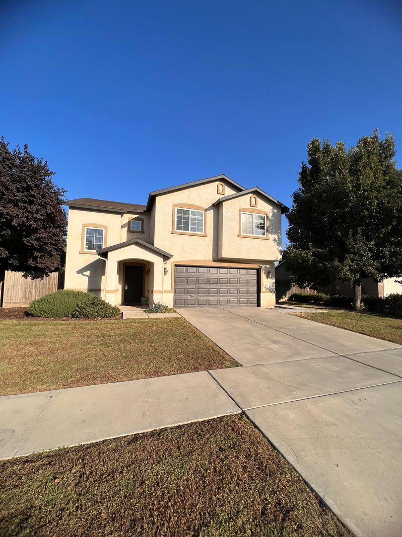 House for rent at 2956 Sauvignon St, Tulare, CA 93274