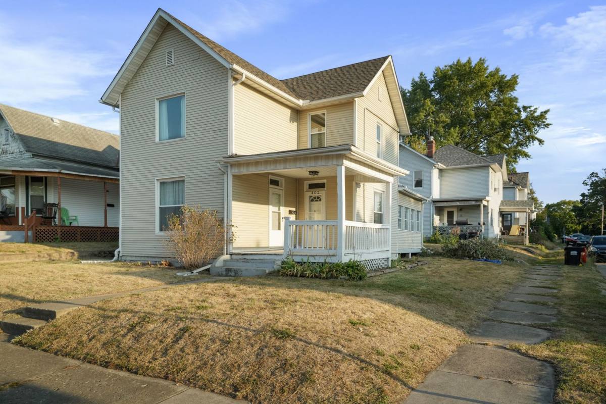 House for rent at 402 Tuscarawas St, Newark, OH 43055