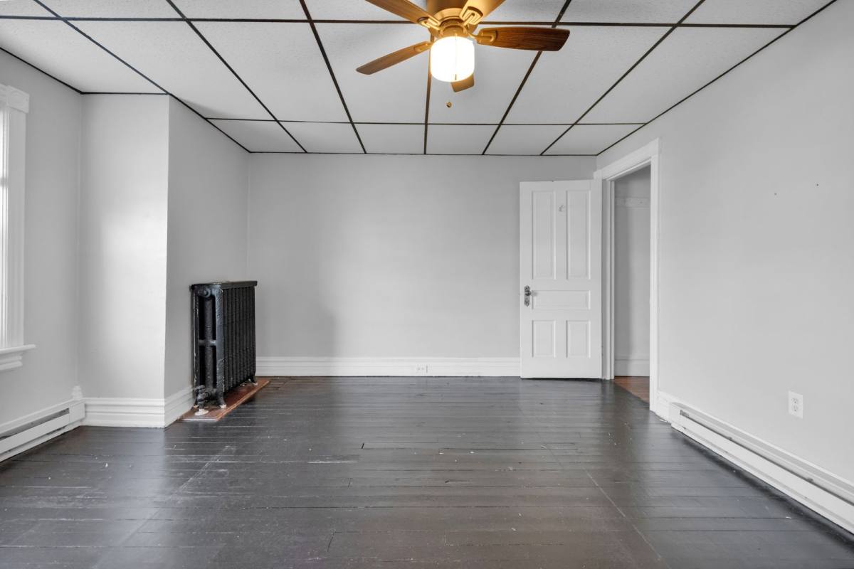 Apartment for rent at 1409 Linden St, Allentown, PA 18102