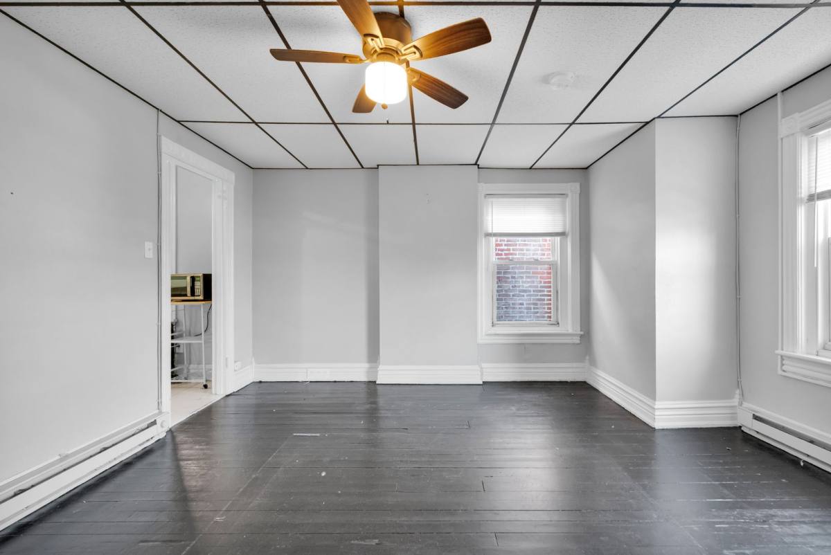 Apartment for rent at 1409 Linden St, Allentown, PA 18102