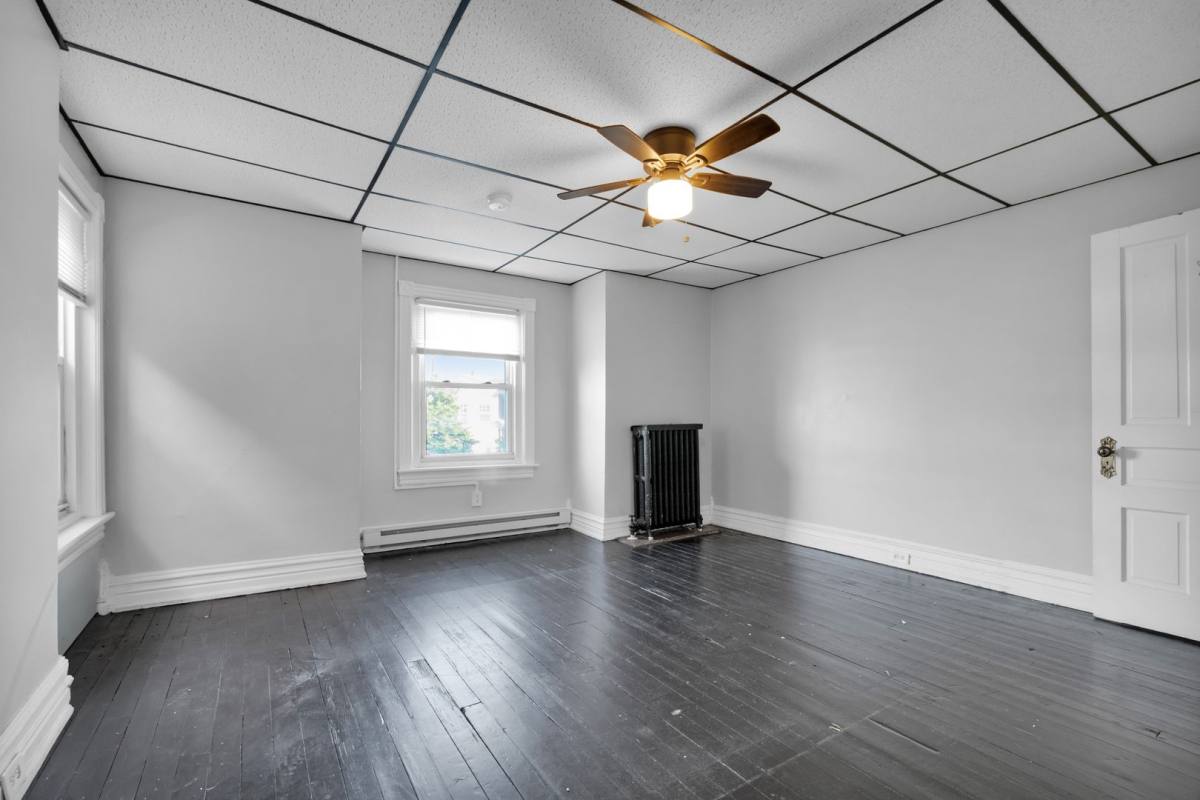 Apartment for rent at 1409 Linden St, Allentown, PA 18102