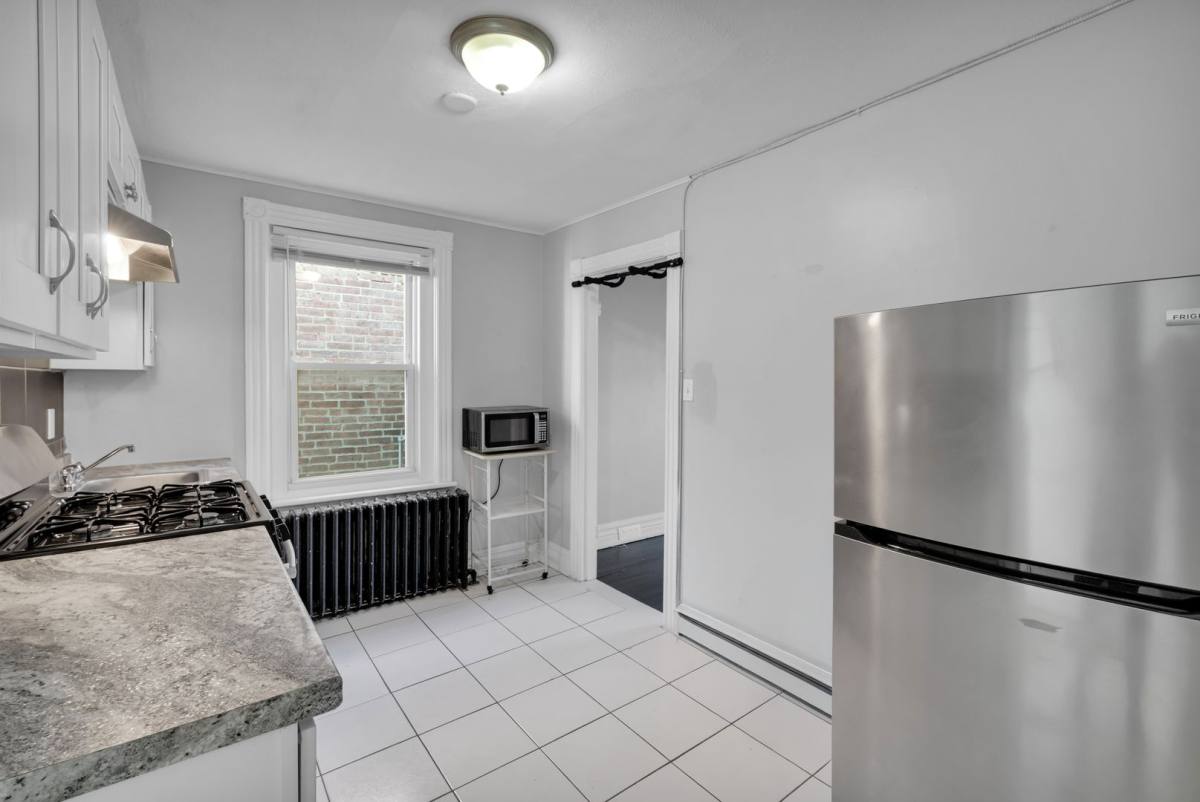 Apartment for rent at 1409 Linden St, Allentown, PA 18102