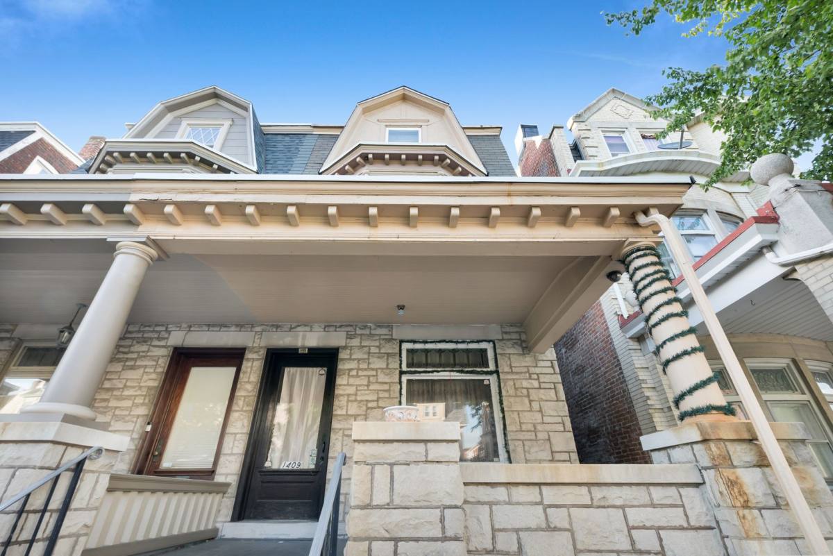 Apartment for rent at 1409 Linden St, Allentown, PA 18102