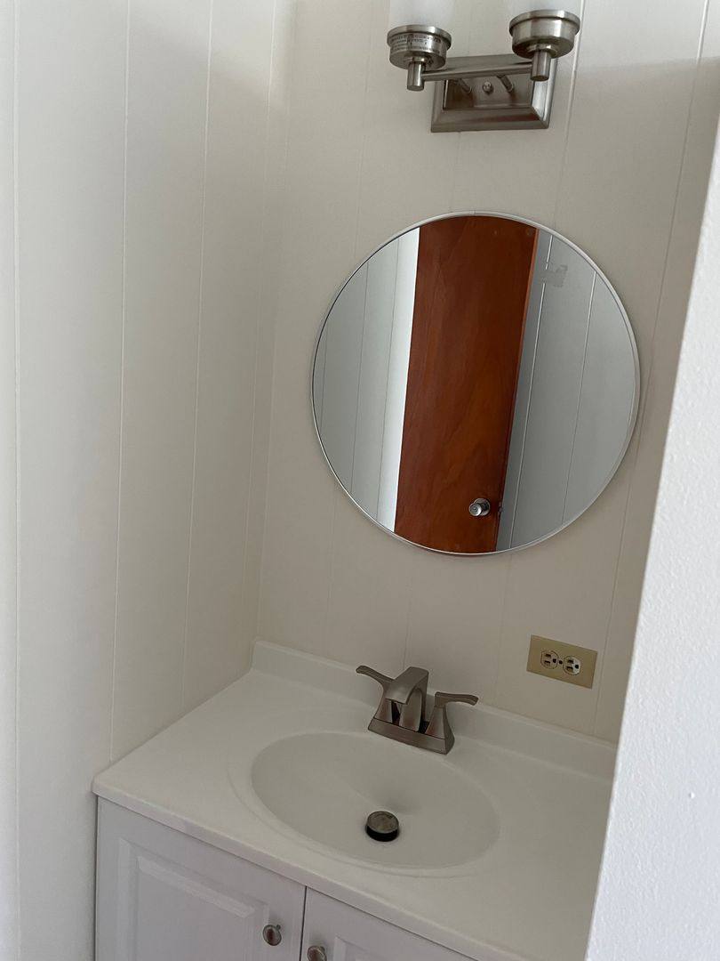 Apartment for rent at 2627 Nakookoo St, Honolulu, HI 96826