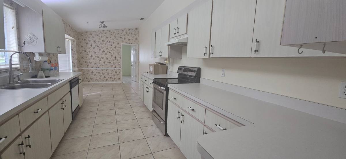 House for rent at 13761 SW 115th Circle, Dunnellon, FL 34432