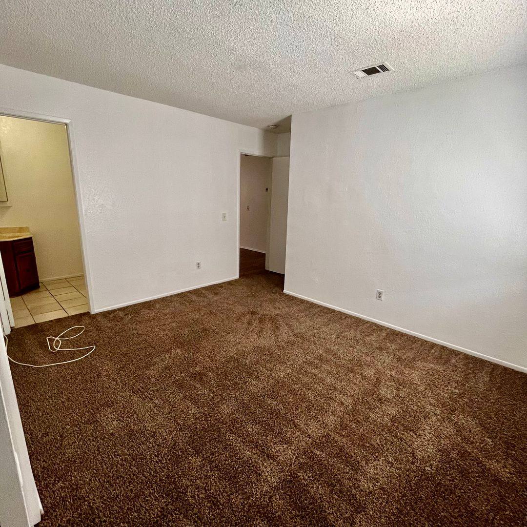 Apartment for rent at 13890 Juniper St, Hesperia, CA 92345